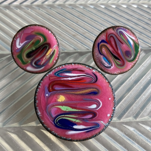 Pink Multi Color Enamel Over Copper Disc Brooch &amp; Earrings Set VINTAGE